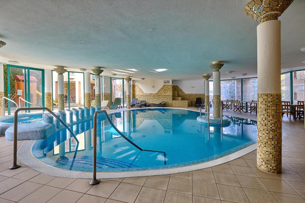 Lugas Hotel Ньиредьхаза Экстерьер фото